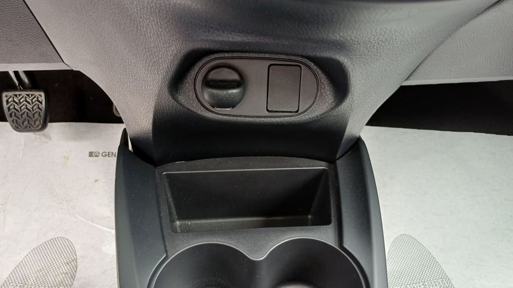 Toyota Yaris usata a Padova (14)