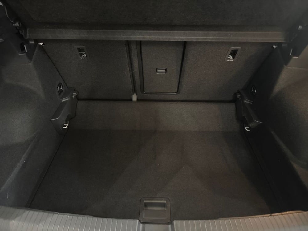 Volkswagen T-Roc usata a Prato (8)