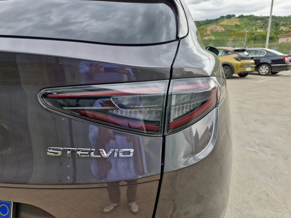 Alfa Romeo Stelvio usata a Cosenza (10)