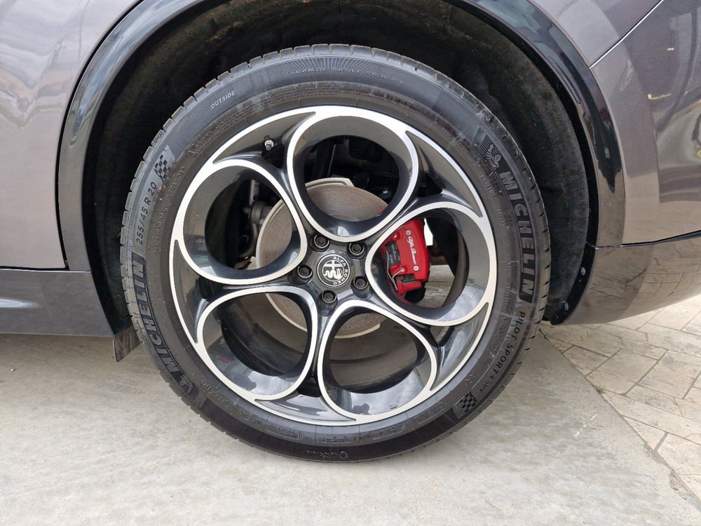 Alfa Romeo Stelvio usata a Cosenza (15)