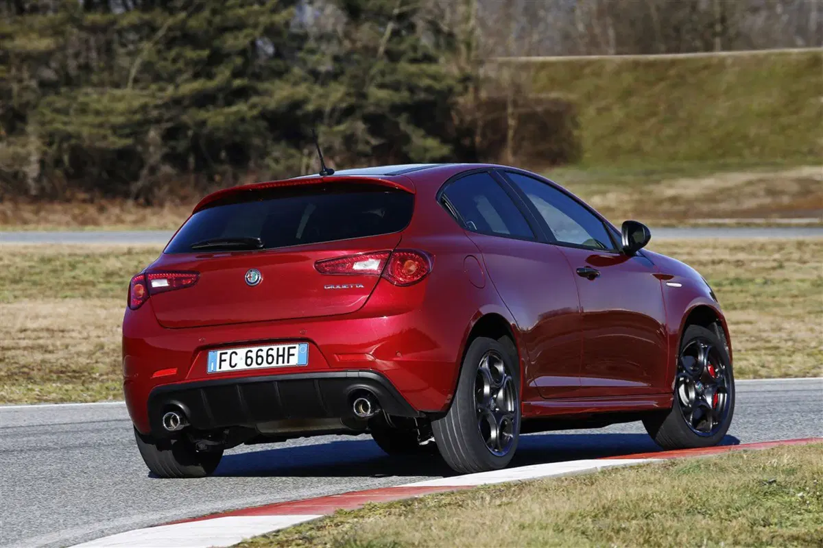 Alfa Romeo Giulietta usata a Cosenza (7)