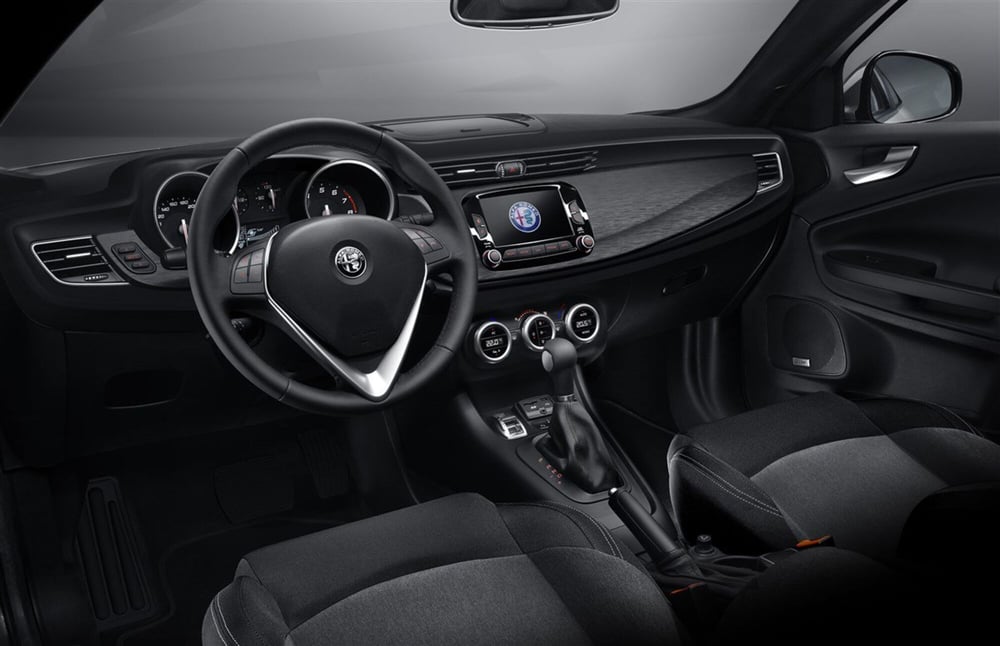 Alfa Romeo Giulietta usata a Cosenza (8)