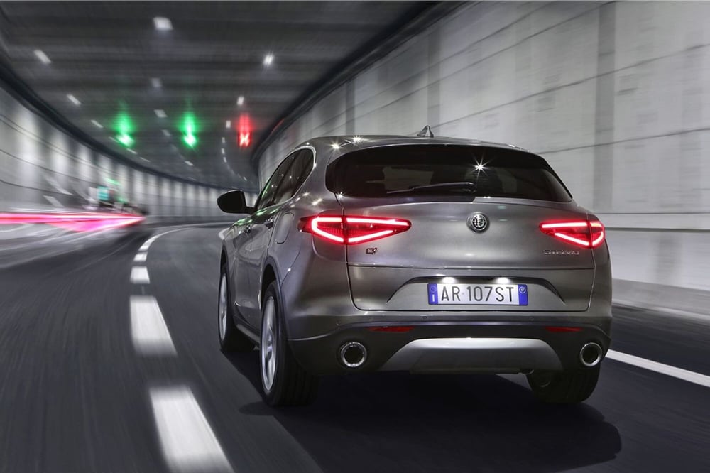 Alfa Romeo Stelvio usata a Cosenza (9)