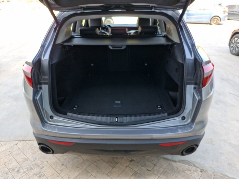Alfa Romeo Stelvio usata a Cosenza (14)