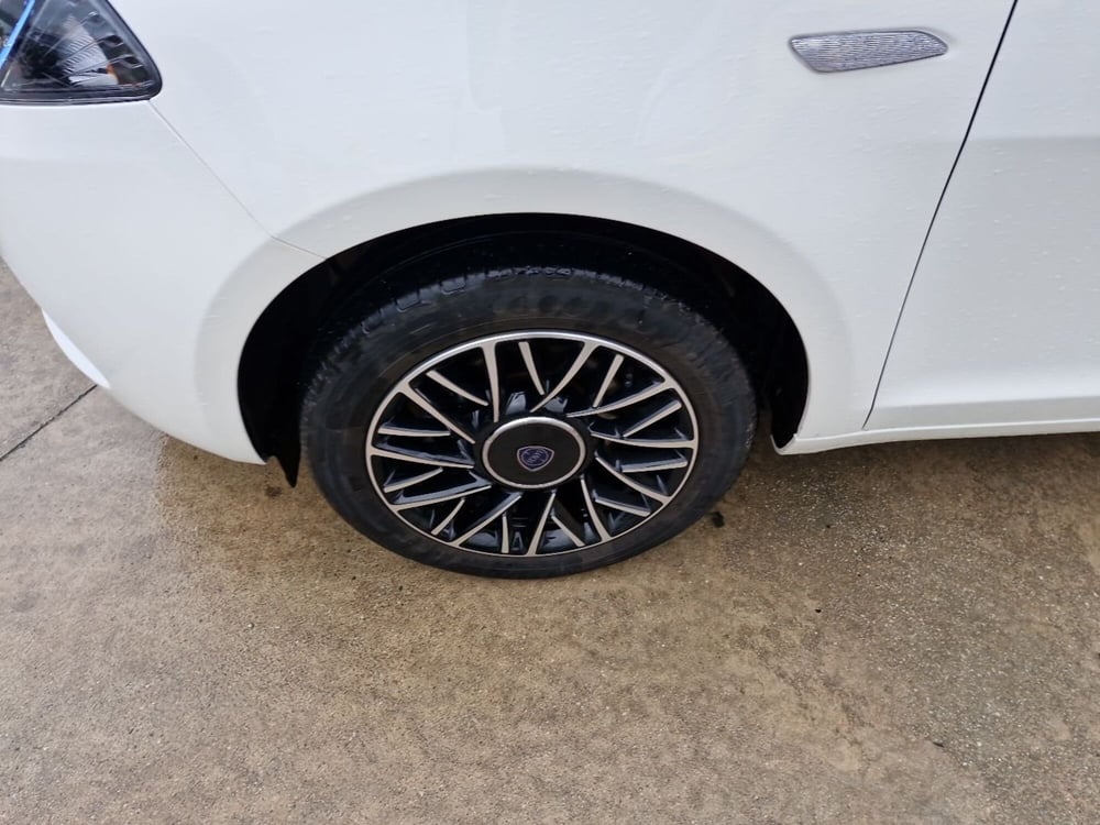 Lancia Ypsilon usata a Cosenza (15)