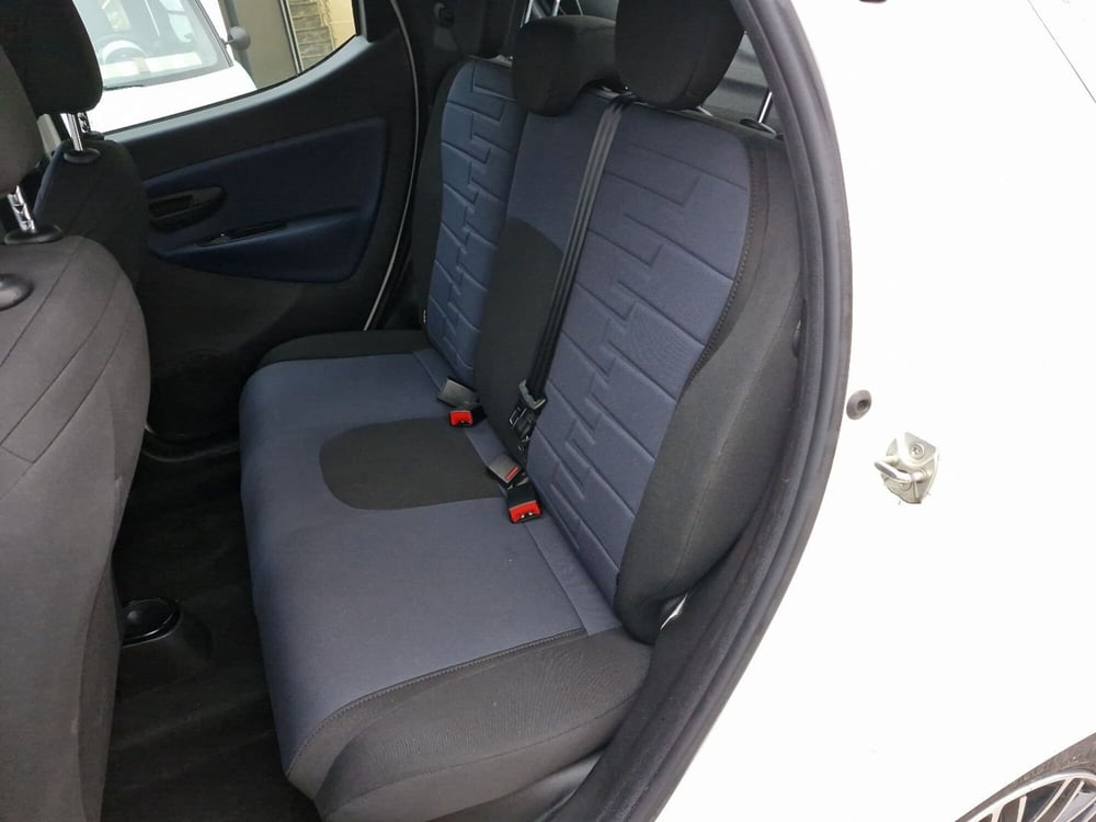 Lancia Ypsilon usata a Cosenza (19)