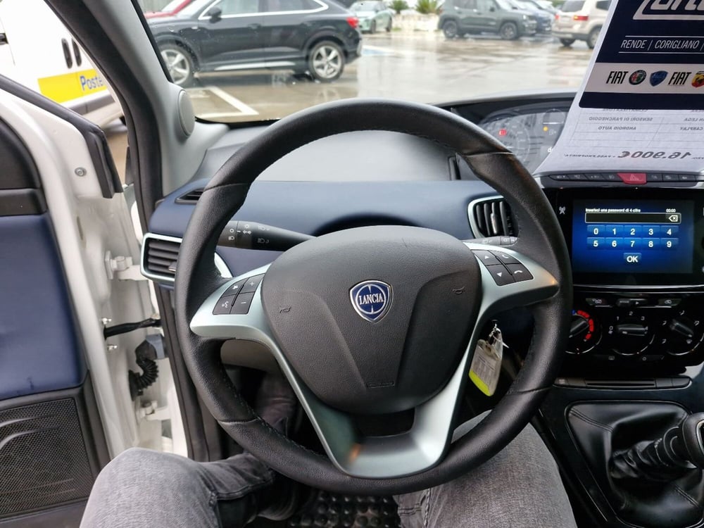 Lancia Ypsilon usata a Cosenza (20)
