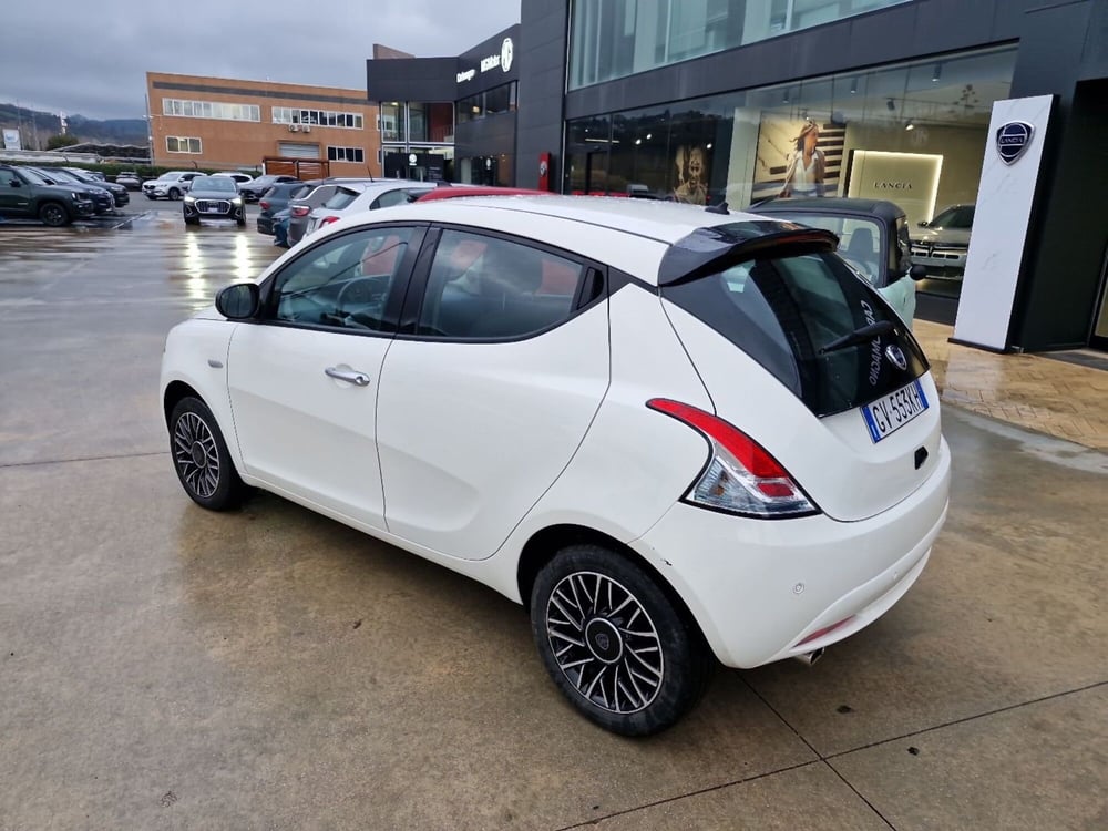 Lancia Ypsilon usata a Cosenza (3)