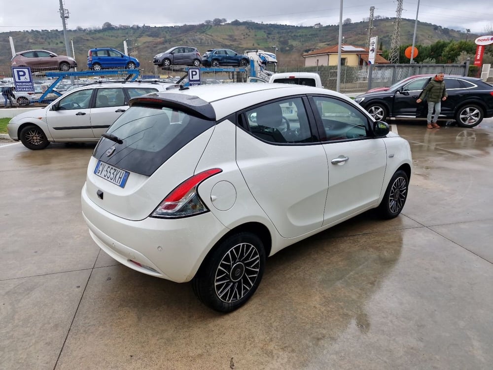 Lancia Ypsilon usata a Cosenza (6)