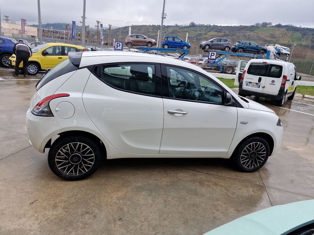Lancia Ypsilon usata a Cosenza (7)