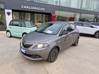Lancia Ypsilon 1.0 FireFly 5 porte S&amp;S Hybrid Ecochic A. Ferretti del 2024 usata a Rende