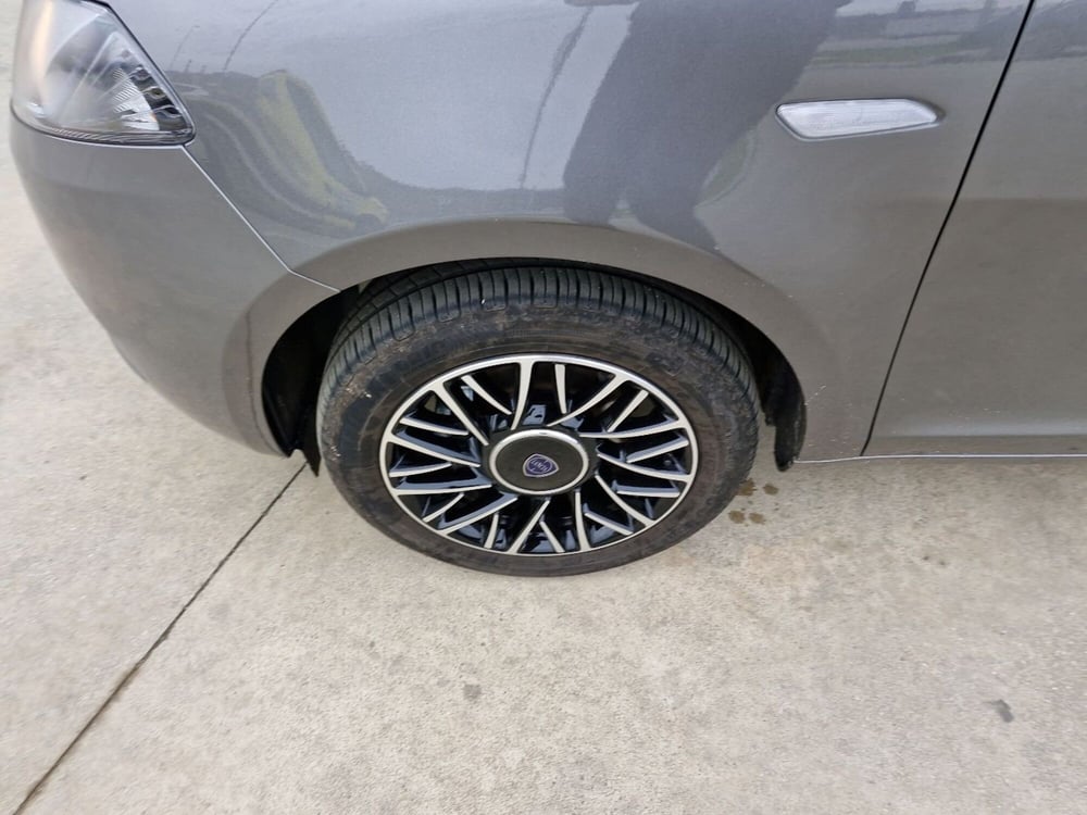 Lancia Ypsilon usata a Cosenza (15)