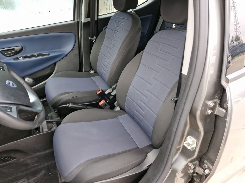 Lancia Ypsilon usata a Cosenza (17)