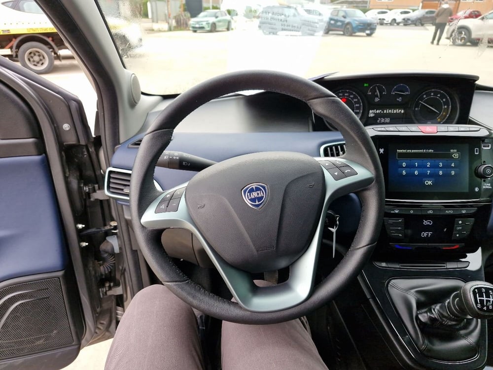 Lancia Ypsilon usata a Cosenza (20)