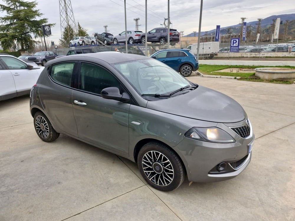 Lancia Ypsilon usata a Cosenza (8)