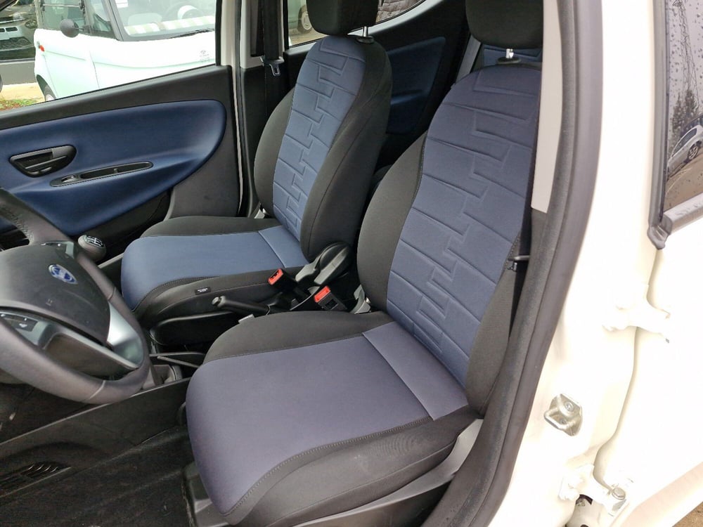 Lancia Ypsilon usata a Cosenza (17)
