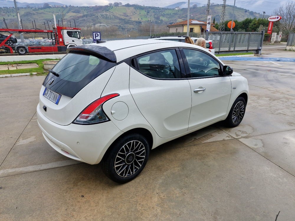 Lancia Ypsilon usata a Cosenza (6)