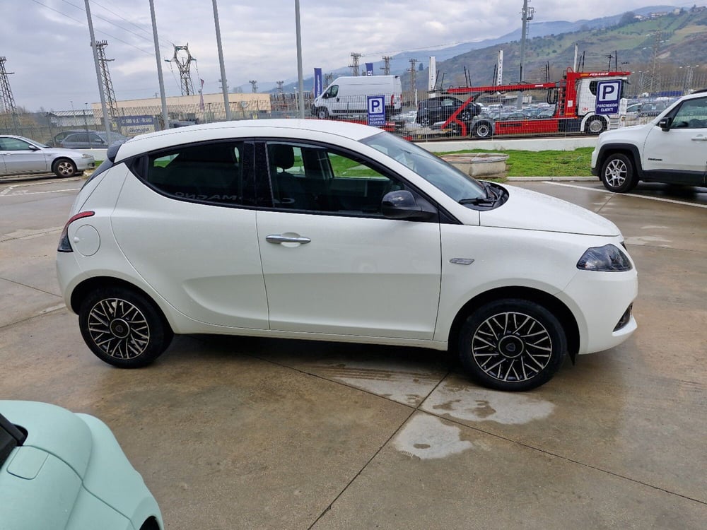 Lancia Ypsilon usata a Cosenza (7)