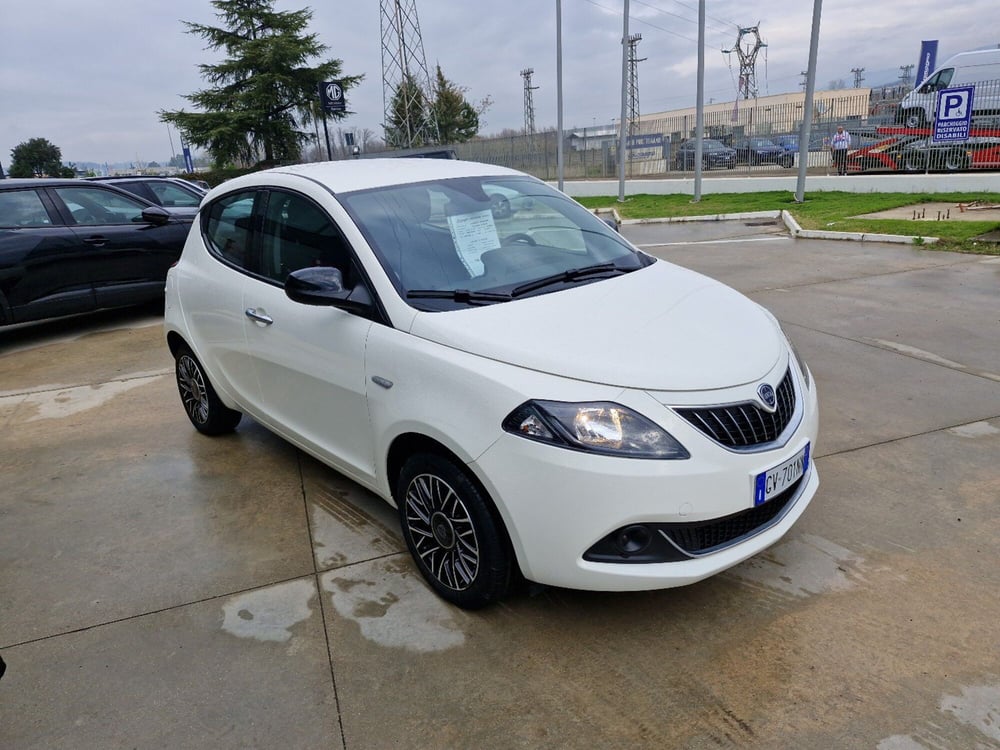 Lancia Ypsilon usata a Cosenza (8)