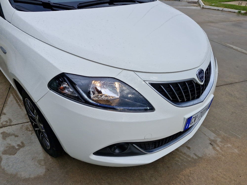 Lancia Ypsilon usata a Cosenza (9)