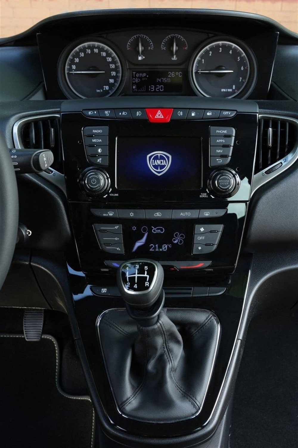 Lancia Ypsilon usata a Cosenza (11)