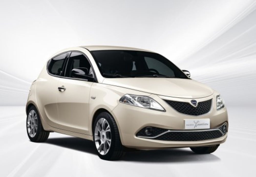 Lancia Ypsilon usata a Cosenza (15)