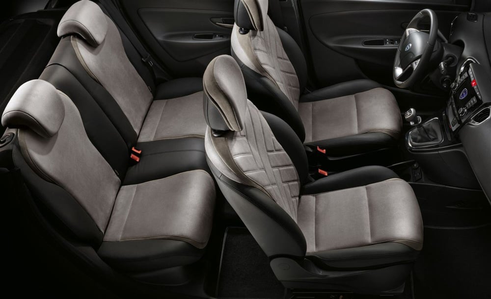 Lancia Ypsilon usata a Cosenza (8)