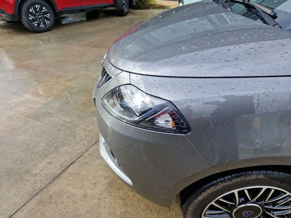 Lancia Ypsilon usata a Cosenza (12)