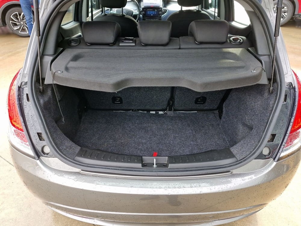 Lancia Ypsilon usata a Cosenza (14)