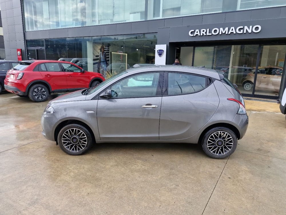 Lancia Ypsilon usata a Cosenza (2)