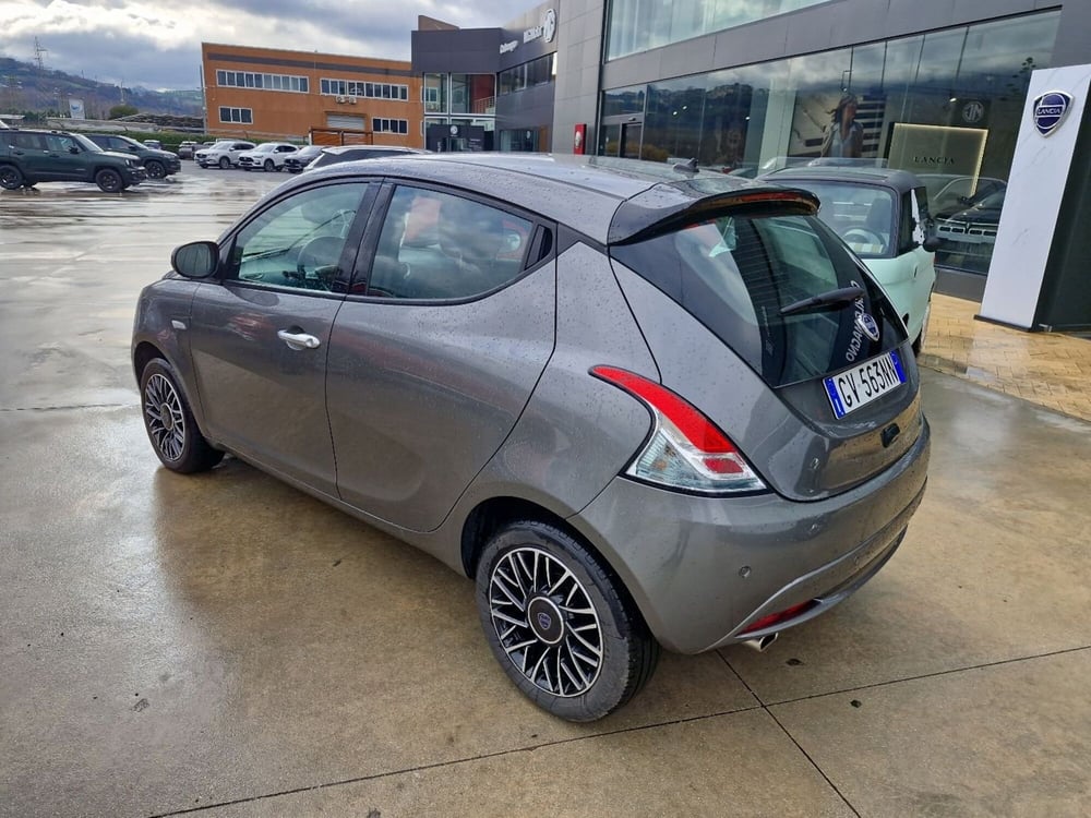 Lancia Ypsilon usata a Cosenza (3)