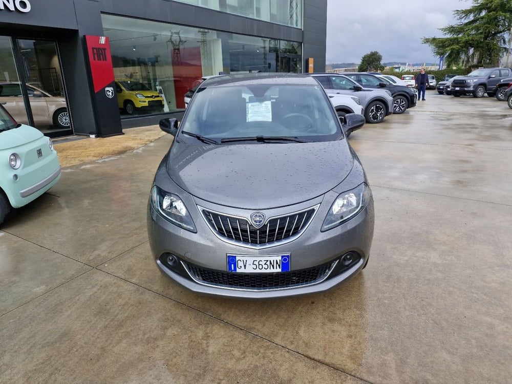 Lancia Ypsilon usata a Cosenza (5)