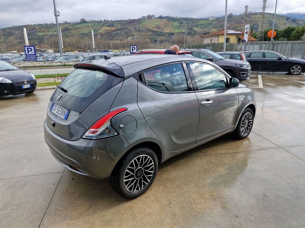 Lancia Ypsilon usata a Cosenza (6)
