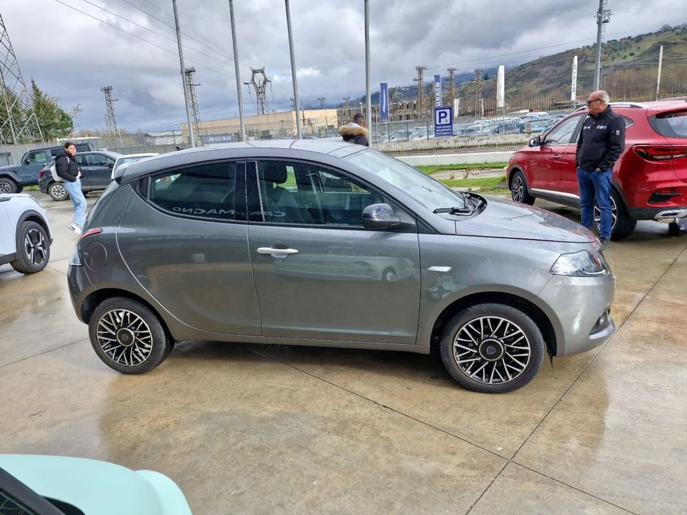 Lancia Ypsilon usata a Cosenza (7)