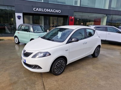 Lancia Ypsilon 1.0 FireFly 5 porte S&amp;S Hybrid Ecochic A. Ferretti del 2024 usata a Rende