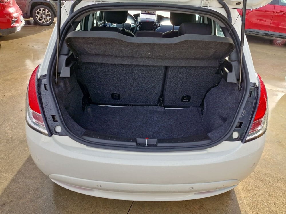 Lancia Ypsilon usata a Cosenza (14)