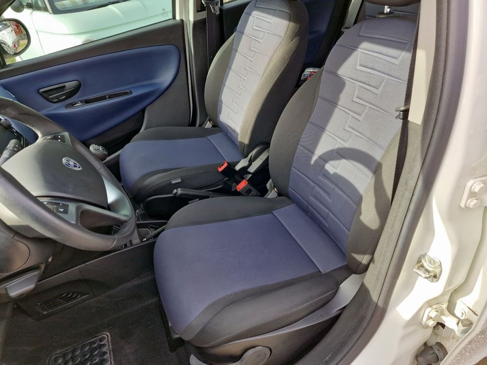 Lancia Ypsilon usata a Cosenza (17)