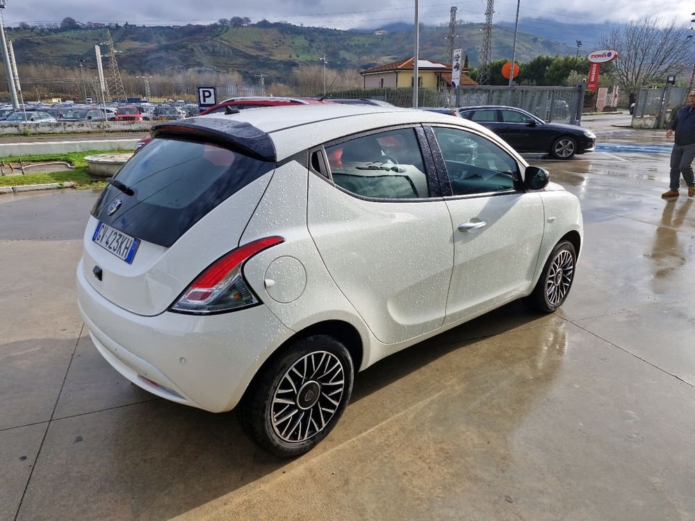 Lancia Ypsilon usata a Cosenza (6)