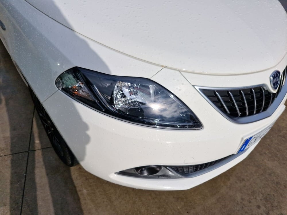 Lancia Ypsilon usata a Cosenza (9)