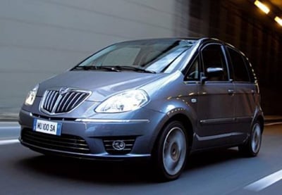 Lancia Musa 1.3 Mjt 16V 95 CV DPF Oro Plus del 2010 usata a Rende