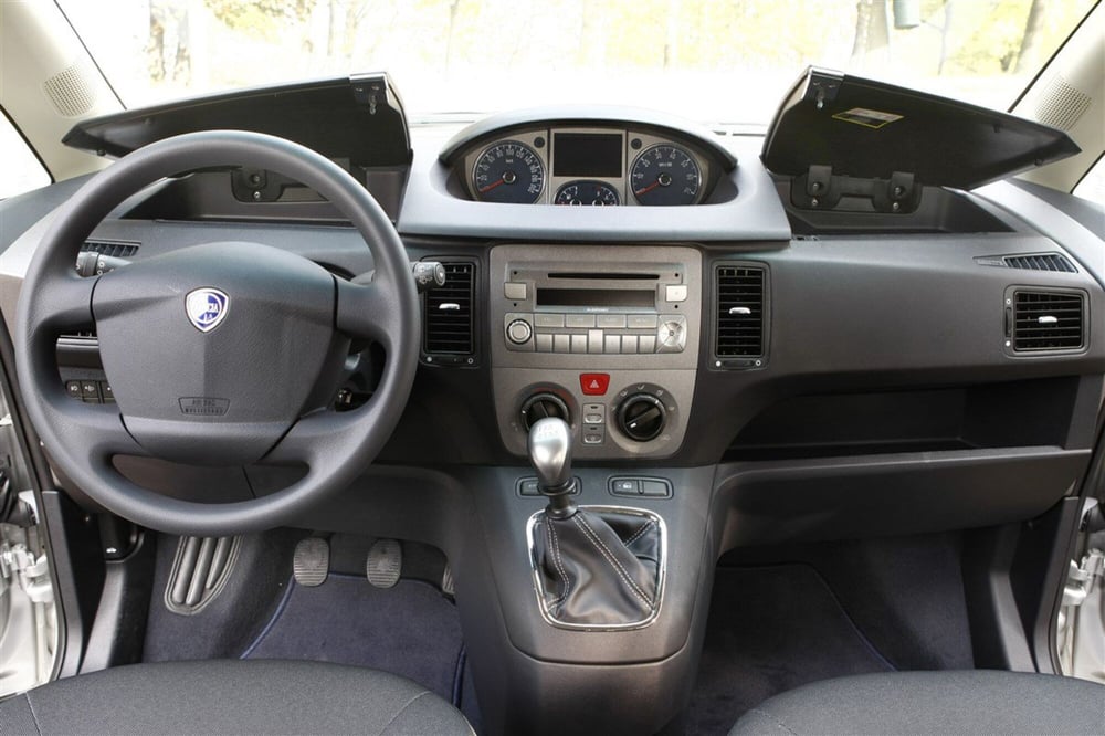 Lancia Musa usata a Cosenza (11)