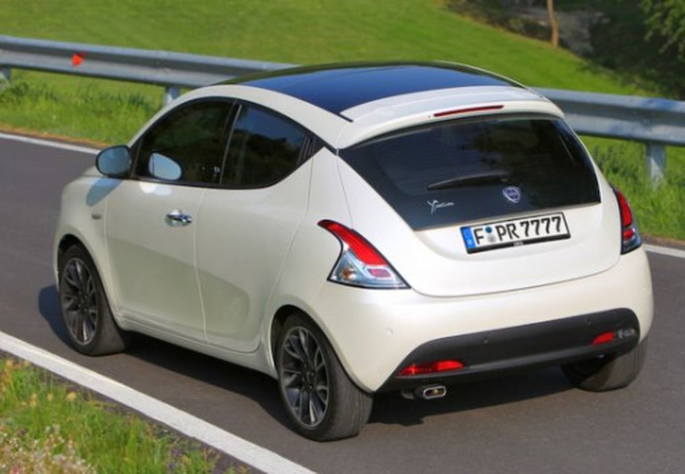 Lancia Ypsilon usata a Cosenza (17)