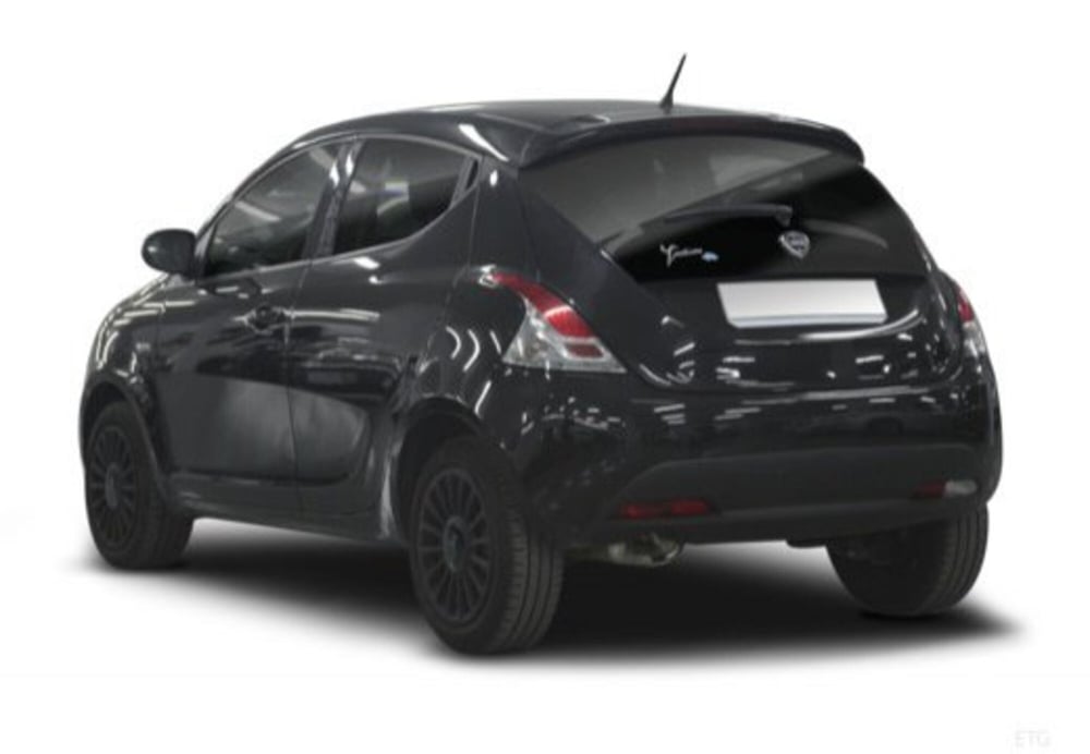 Lancia Ypsilon usata a Cosenza (18)