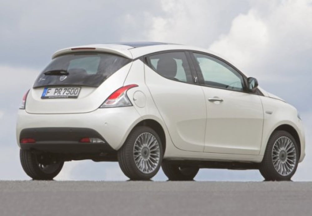 Lancia Ypsilon usata a Cosenza (19)