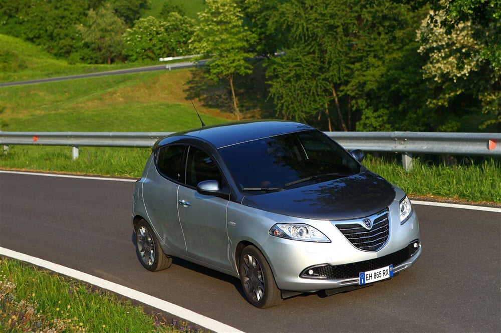 Lancia Ypsilon usata a Cosenza (6)