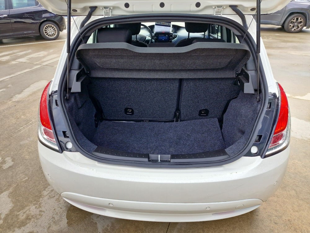 Lancia Ypsilon usata a Cosenza (13)