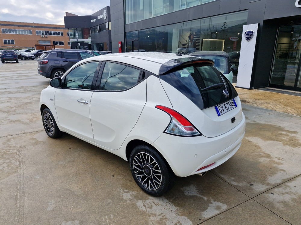 Lancia Ypsilon usata a Cosenza (3)