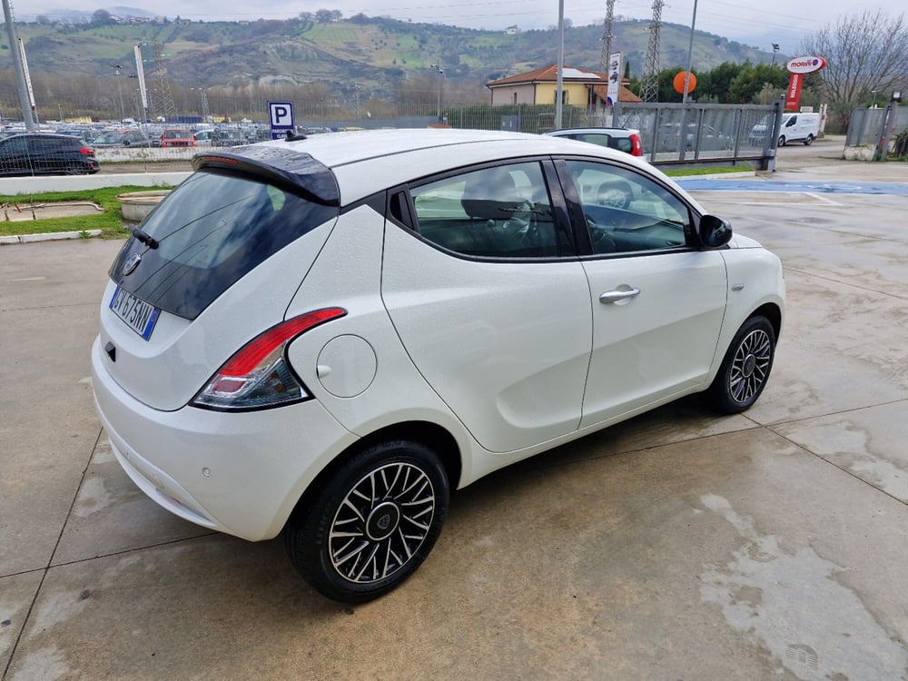 Lancia Ypsilon usata a Cosenza (6)