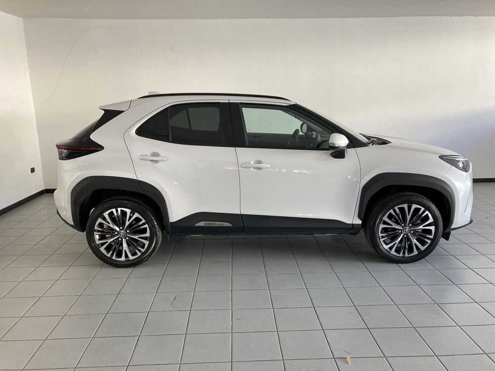 Toyota Yaris Cross usata a Barletta-Andria-Trani (5)