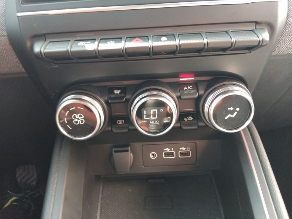 Renault Clio usata a Latina (17)